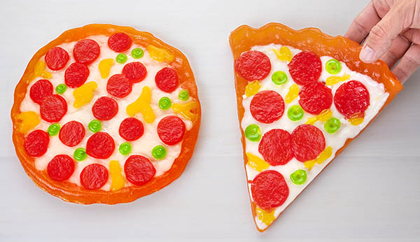 A comparison between the Gummy Whole Pizza and Gummy Slice