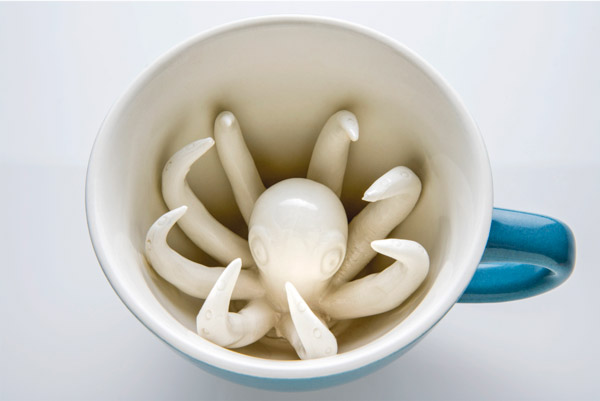 The Hidden Octopus Cup: Coffee cup with a cephalopod